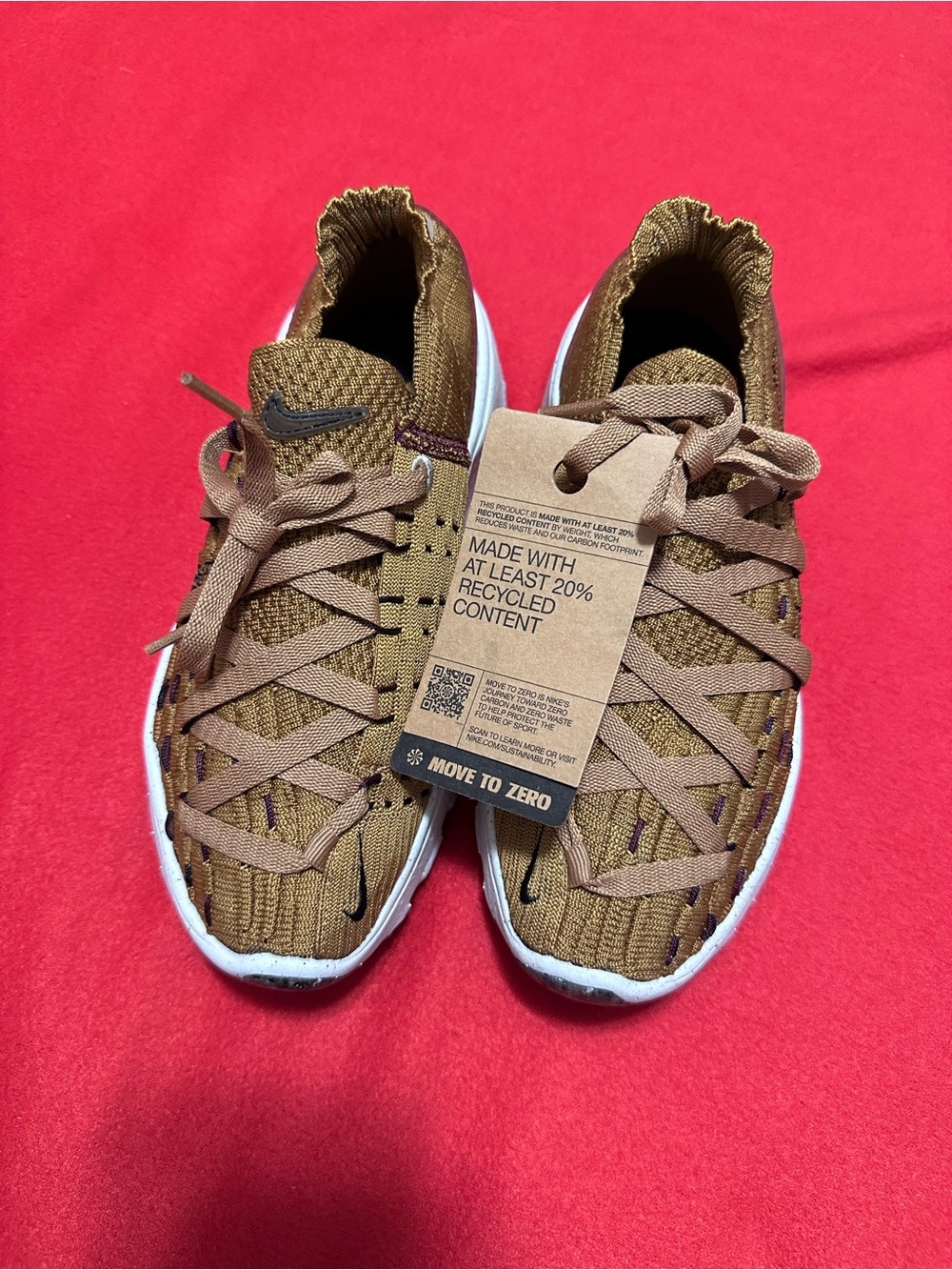 Nike Space Hippie 04 Women’s Size 5 Wheat Dark Beetroot NEW with Tags